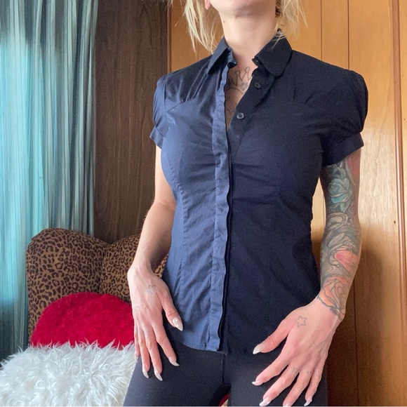 Aritzia Babaton Talula navy button down dress shirt with puff sleeves - Picture 1 of 4